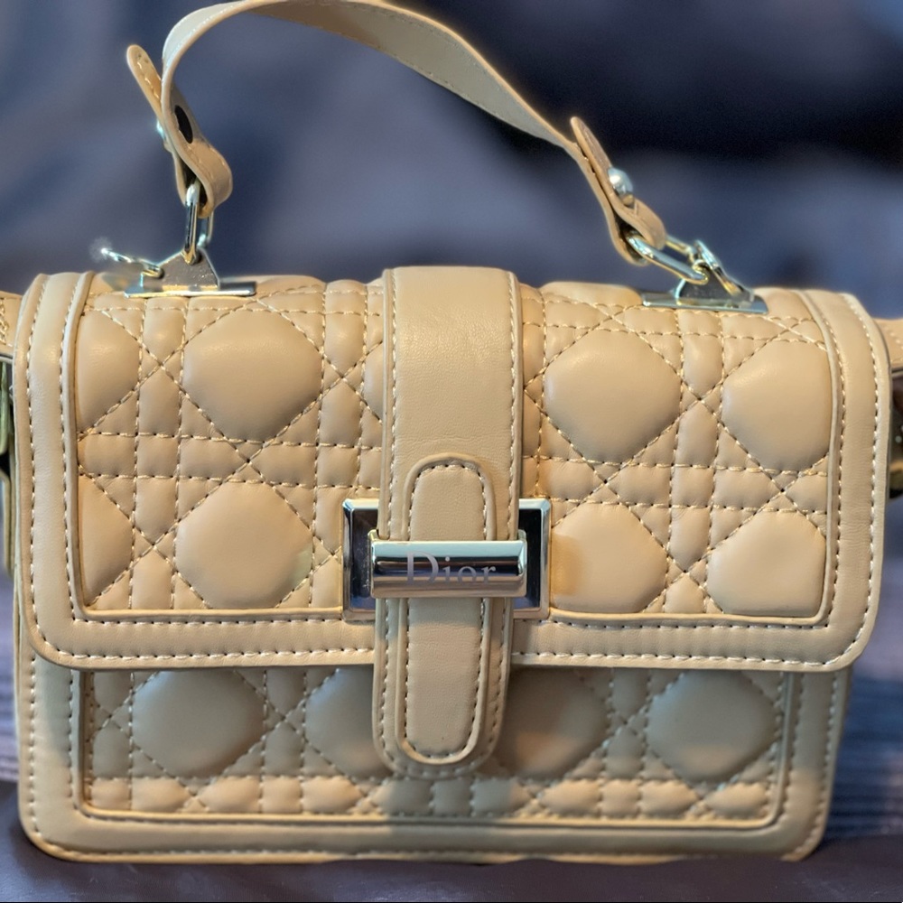 Very beautiful hand/shoulder/cross body bag. Dior knock off